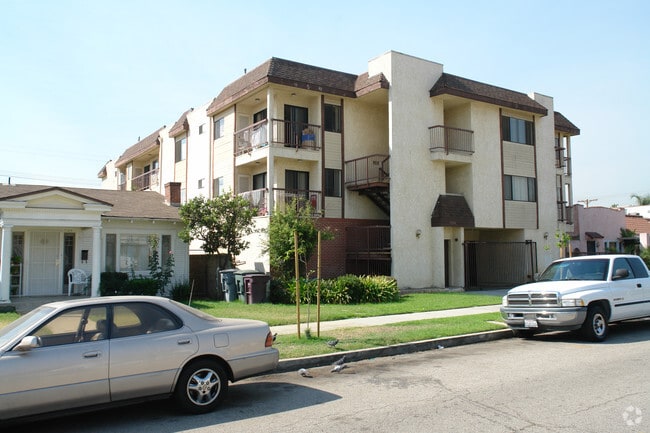 Building Photo - 1124 Orange Grove Ave