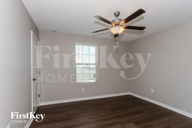 Building Photo - 10226 Bright Crystal Ave
