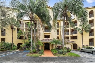 Building Photo - 200 Uno Lago Dr