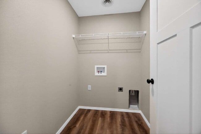 Building Photo - BRAND-NEW 4BR/2BA Duplex/Patio home with Garage - Available Now near Hollister, Schools