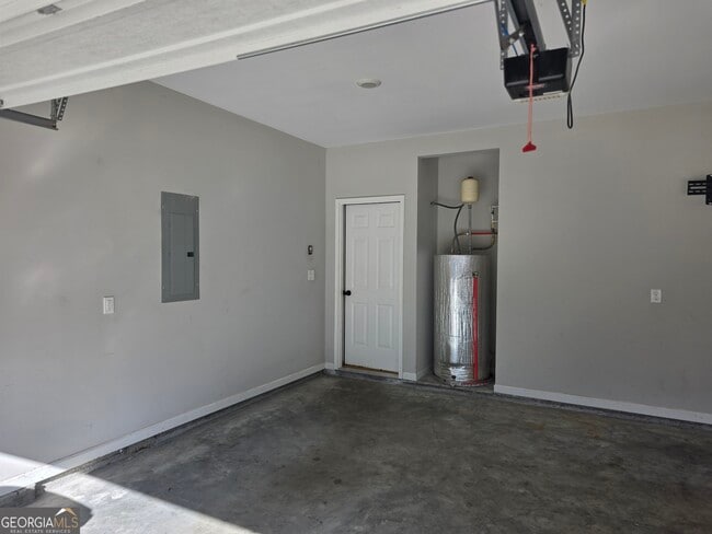 Building Photo - 132 W River Cane Run