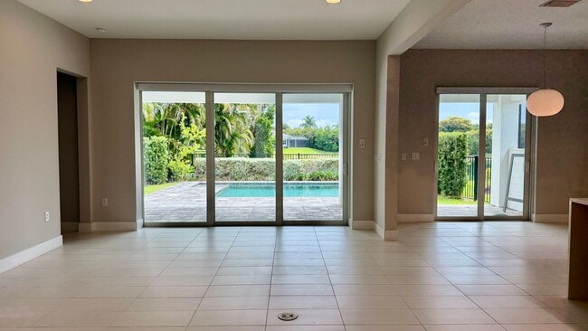 Building Photo - 7744 Sandhill Lake Dr