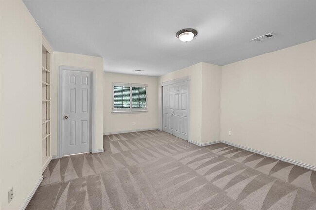 Building Photo - 1018 Nantucket Dr