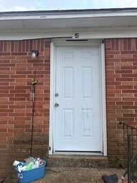 Building Photo - 916 Monroe Ave