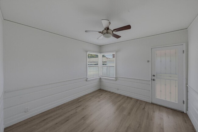 Building Photo - 8339 Kenyon Ave