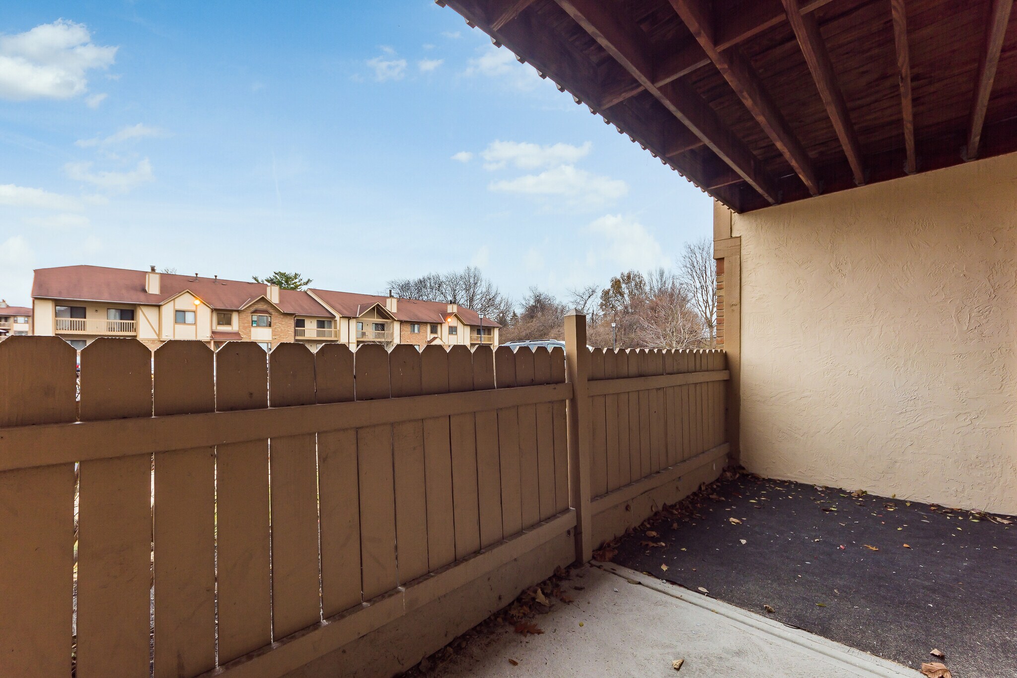 Building Photo - 2257 Hedgerow Road