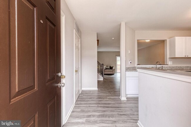 Building Photo - 3 Greenshire Ln