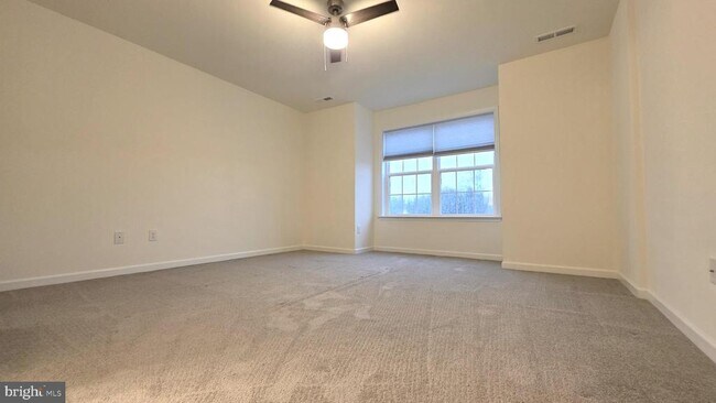 Building Photo - 115 Lexington Pl