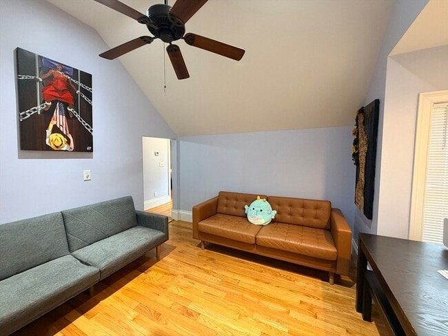 Building Photo - 341 Linwood Ave