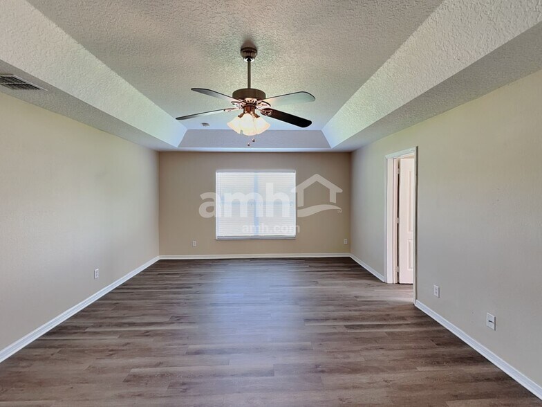 Building Photo - 543 Hearthglen Blvd