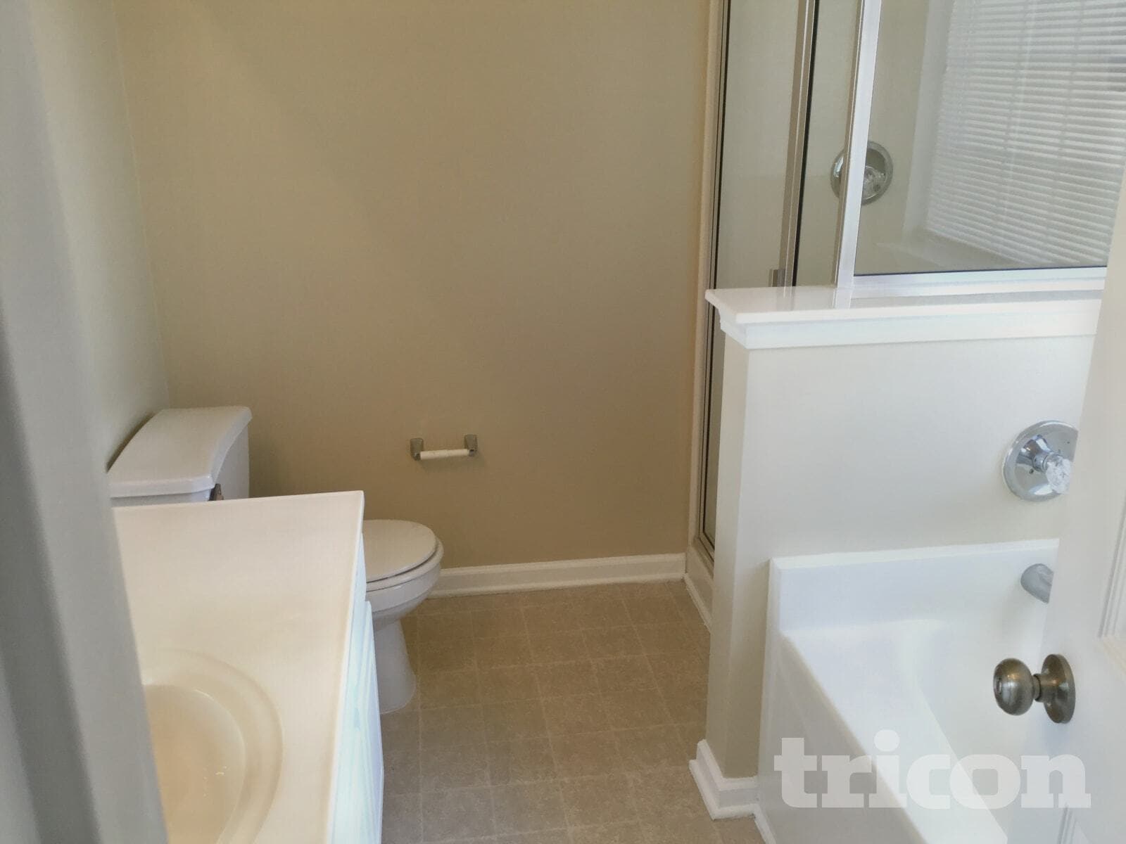 Building Photo - 6648 Hampton Way Dr