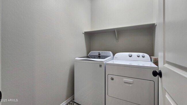 Building Photo - 18418 W Sunbelt Dr