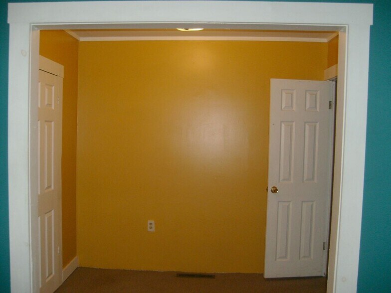 Building Photo - 25 School St