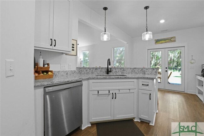 Building Photo - 1003 Dolphin Ct