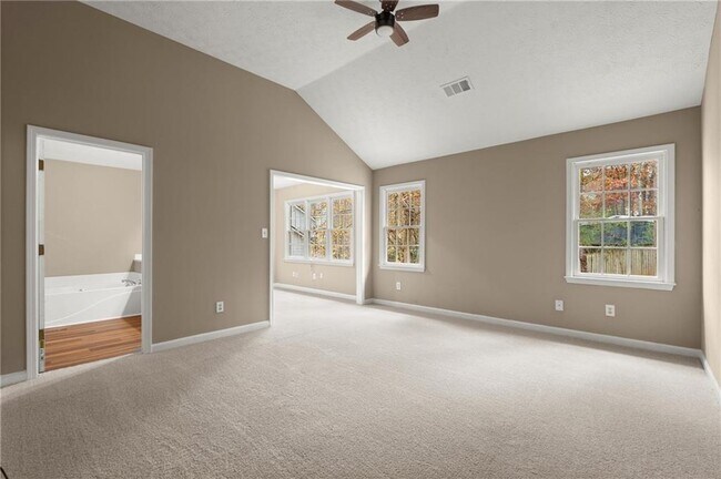 Building Photo - 16 Valleyside Dr