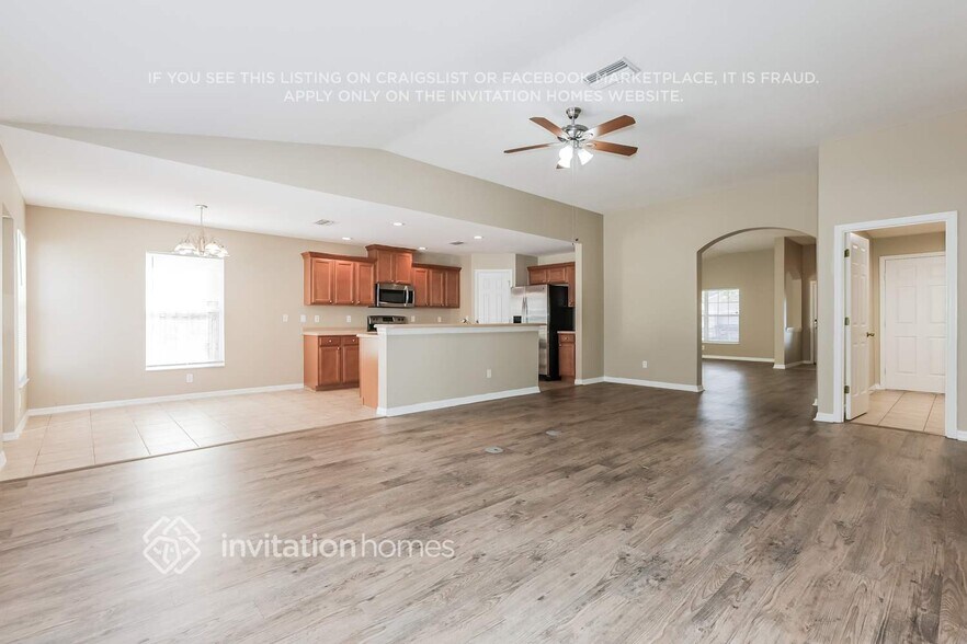 Building Photo - 12069 Warwick Cir