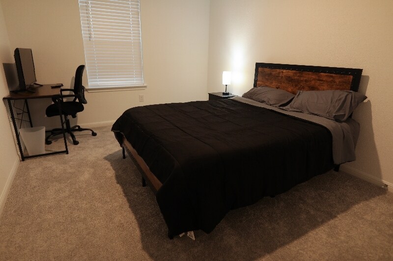 Primary Photo - 2911 Tavern Dr