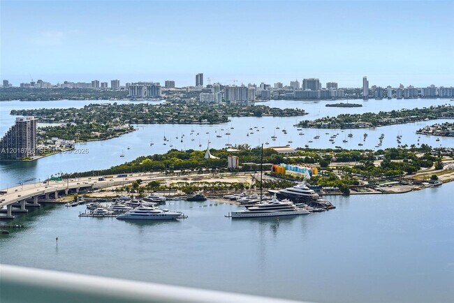 Building Photo - 900 Biscayne Blvd