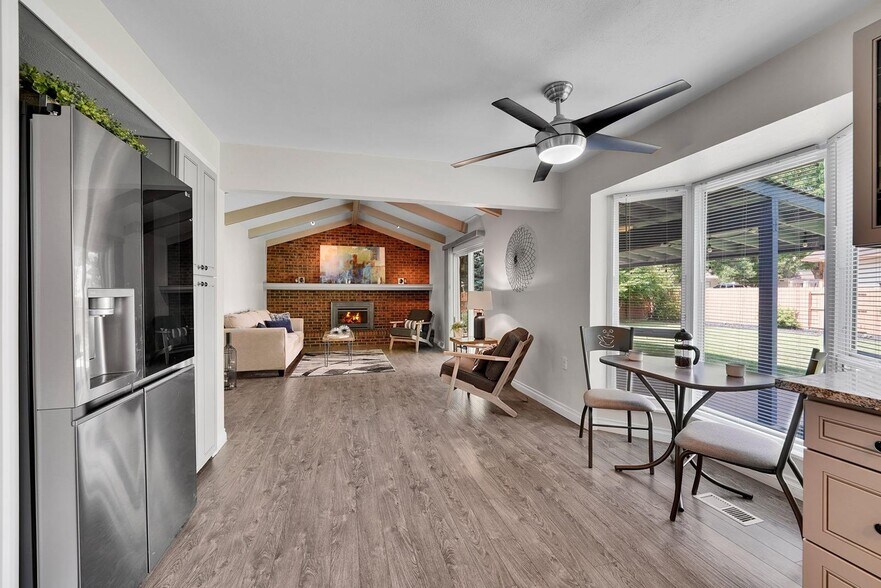 Building Photo - 7303 E Mercer Pl