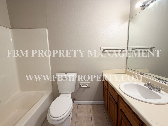 Building Photo - 1139 Valley View Dr