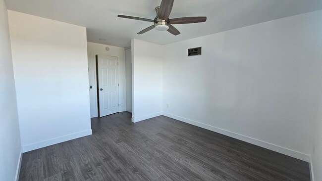 Building Photo - Beautiful 2BD 1.5BA Recently Remodeled Condo in Forest Park Plaza
