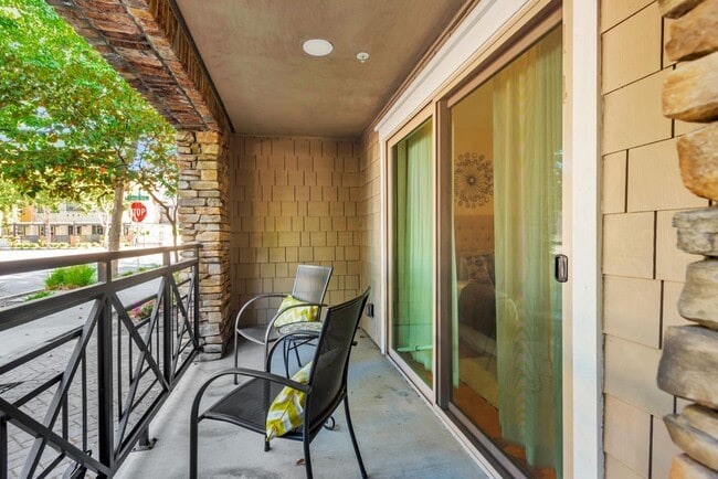 Building Photo - 5 Artisan Way