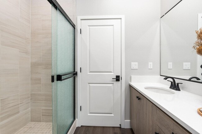 Building Photo - 2806 E Alluvial Ave