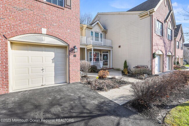 Building Photo - 19 Persimmon Ln