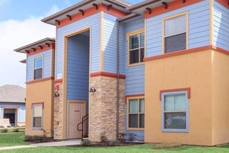 Building Photo - 8501 Casa Verde Rd