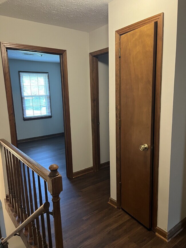 Building Photo - "Charming 3-Bedroom Retreat in Nashville – Spacious 1,149 Sq Ft with 1.5 Baths!"