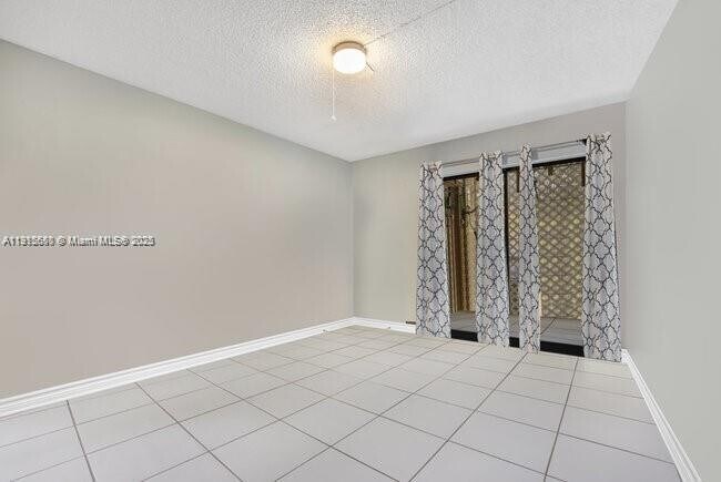 Building Photo - 9912 Hammocks Blvd