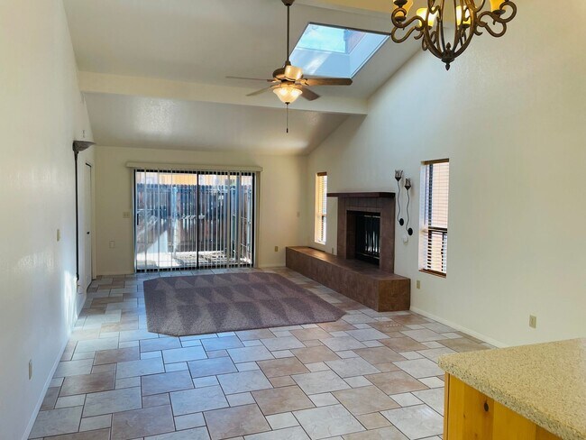 Building Photo - 155 Canyon Diablo Rd