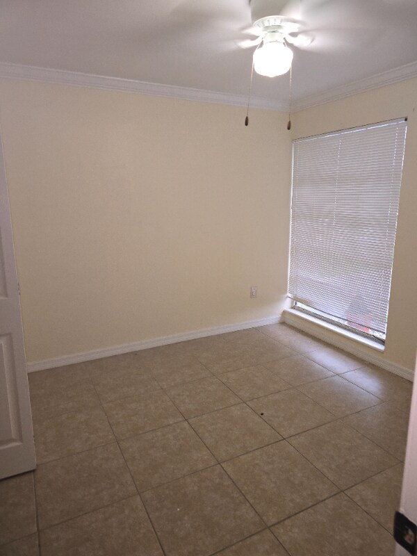 Building Photo - 2703 SE 16th Pl