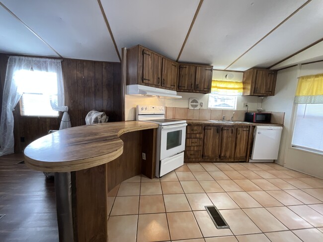 Building Photo - 1053 Vz County Rd 1927