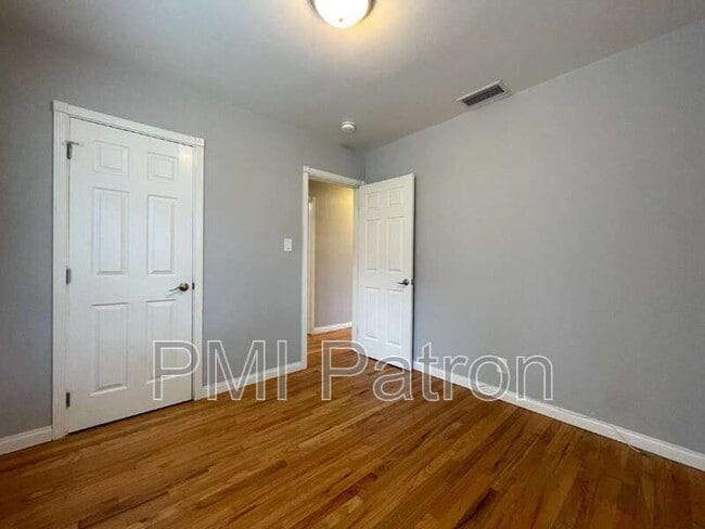 Building Photo - 4233 Redline Dr