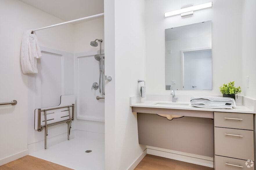 2BR, 2BA - 1,150SF - Bathroom - LUX at Lawrence