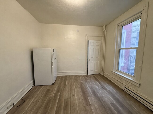 Building Photo - 518 Tilghman St