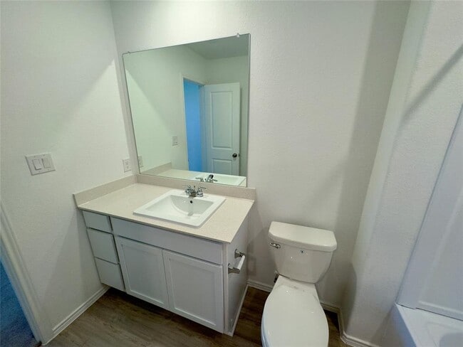 Building Photo - 2212 Cyclone Dr