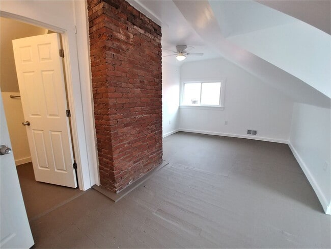 Building Photo - GORGEOUS, large 3 bedroom stand alone hous...