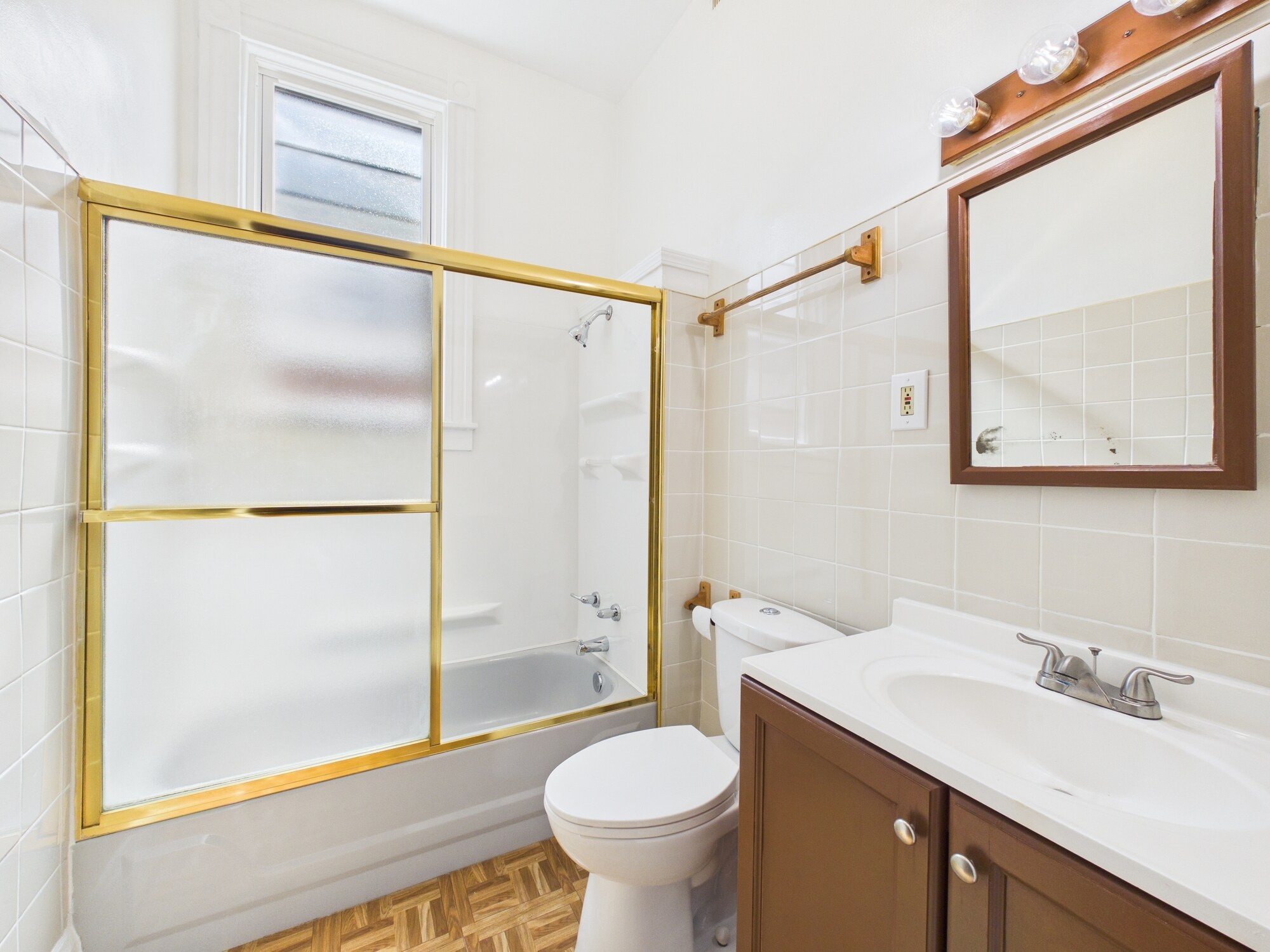 Building Photo - 7338 S Stewart Ave