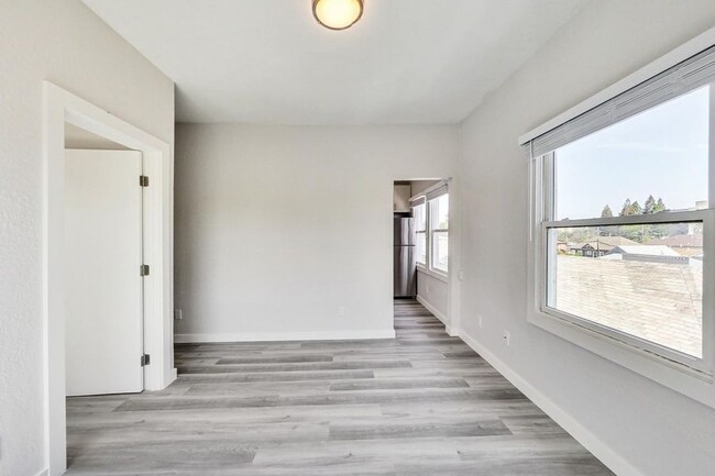 Building Photo - 1707 36th Ave