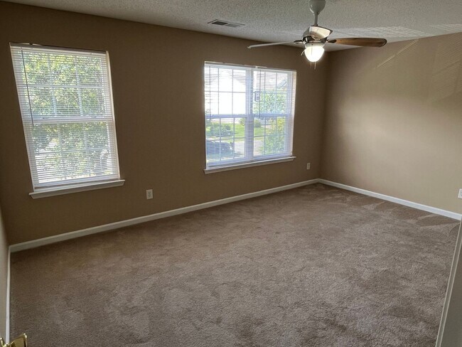 Building Photo - 10410 Pickerel Ln