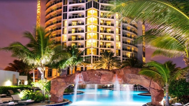 Building Photo - 18001 Collins Ave