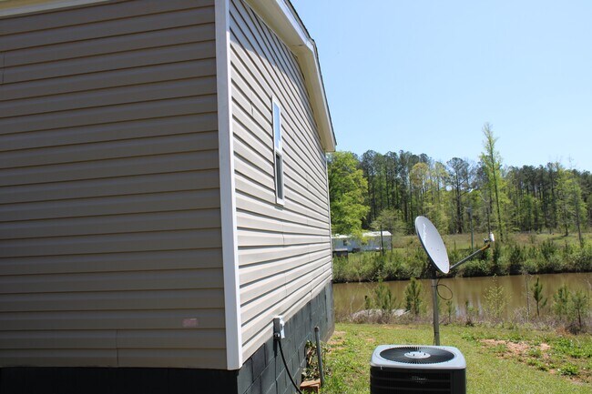 Building Photo - 818 W Grantville Rd