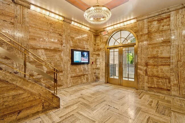 Building Photo - 44 Nassau St