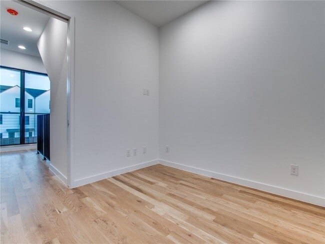 Building Photo - 5225 Crestfield Pl