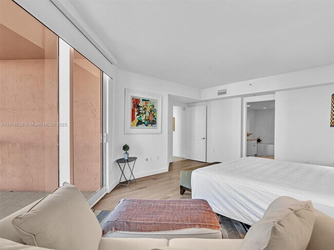 Building Photo - 3370 Hidden Bay Dr