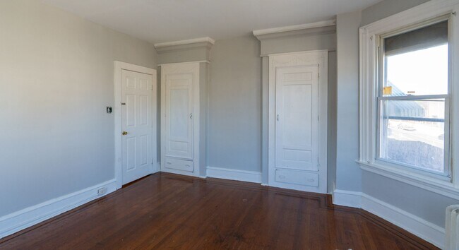 Building Photo - 5800 Spruce St