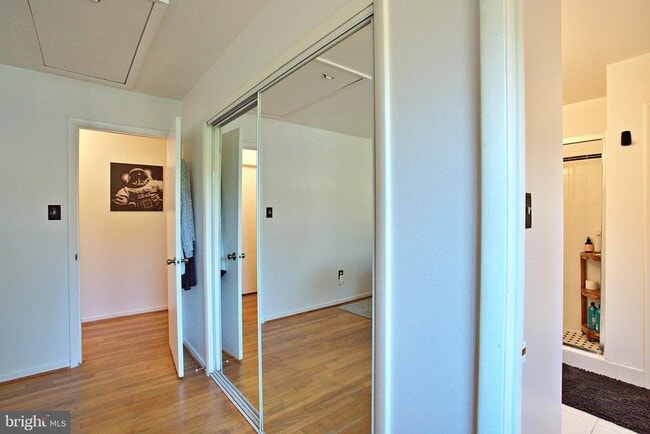 Building Photo - 1450 Greenmont Ct