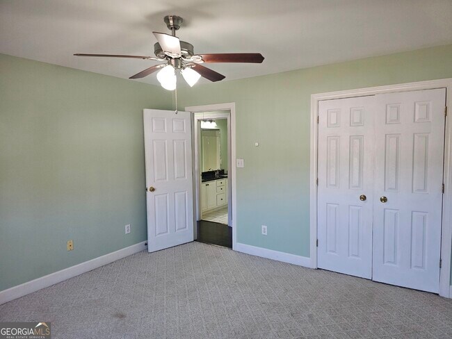 Building Photo - 185 Rock Hill Dr